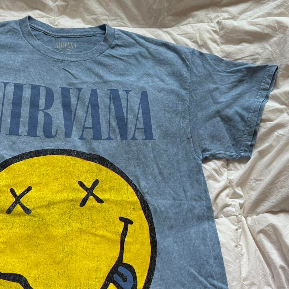Nirvana smiley graphic band tee L casual cotton alt grunge short sleeve emo - Picture 5 of 8